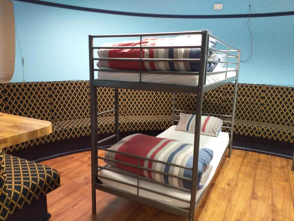 The Queens Hostel ลอนดอน ภายนอก รูปภาพ